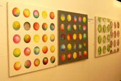 Kreise_2009_Kugeln-vor-Grau_100x100cm_verkauft